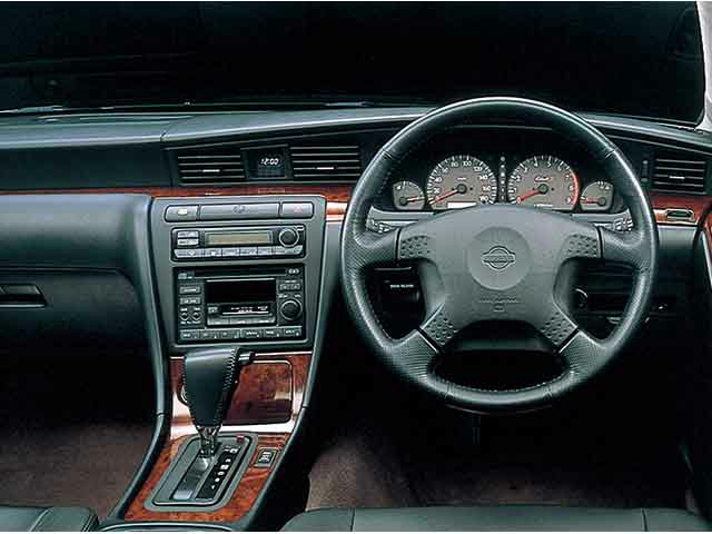 日産 ローレル 2.5 25クラブSターボ タイプX 4AT (1997年06月～1998年