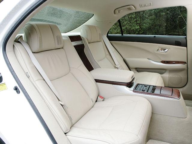 ☆全込み！車検長いR2年11月！マジェスタGタイプ！本革・マルチ他豪華装備！ トヨタ クラウンロイヤル 全周囲カメラ 中古車情報｜中古車一覧・価格