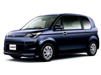 ポルテ/スペイドは助手席リフトアップシートとサイドアクセス車、1.3L車と1.5L車、2WDと4WDなどバリエーションが豊富。目的をよく検討し選ぶようにしたい。写真はスペイド