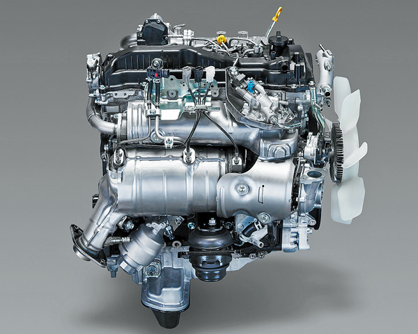 ▲海外に続いて国内にも導入された、トヨタの新世代ディーゼルエンジンはまずランドクルーザー プラドに採用。マツダのスカイアクティブディーゼル同様、NOxとPMの発生を抑えるPCI燃焼が取り入れられる