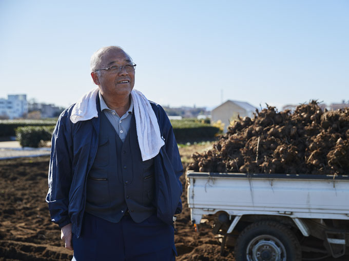 ▲埼玉県所沢市にて農業を営む森田さん。取材時はサトイモの最盛期で、まさに収穫の真っ最中だった