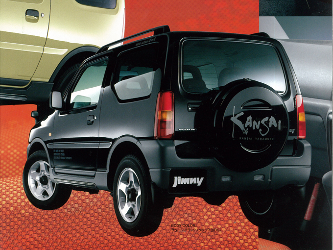 ▲スズキの軽自動車SUVジムニーと、世界的に有名なファッションデザイナーの山本寛斎がコラボした「ジムニー KANSAI」