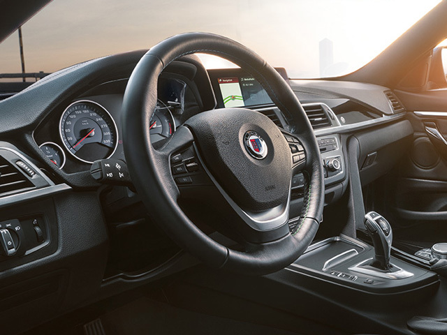 BMWアルピナD4クーペをインパネ写真