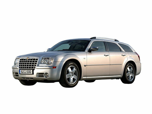 クライスラー300Cツーリングの購入を検討しているのですが、値引きテクニックと購入費用や維持費など購入時に検討すべきことを教えてください。