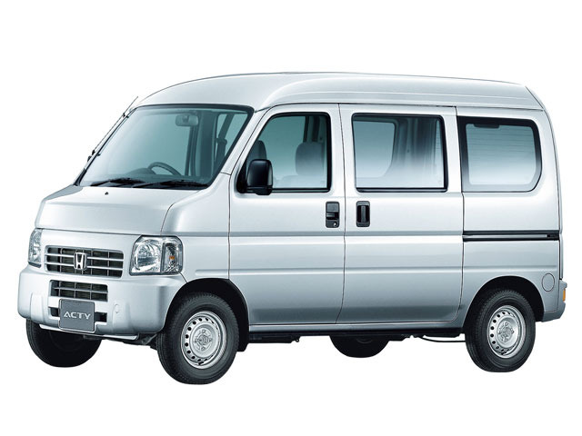 ホンダアクティバンの燃費はどのくらいですか？カタログに掲載された燃費の他に実際に乗っている人がいたら、アクティバンの燃費を教えてください。