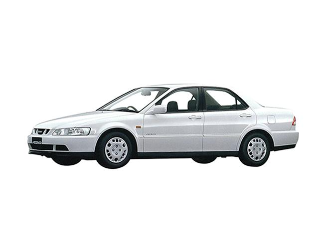 いすゞアスカの燃費はどのくらいですか？カタログに掲載された燃費の他に実際に乗っている人がいたら、アスカの燃費を教えてください。