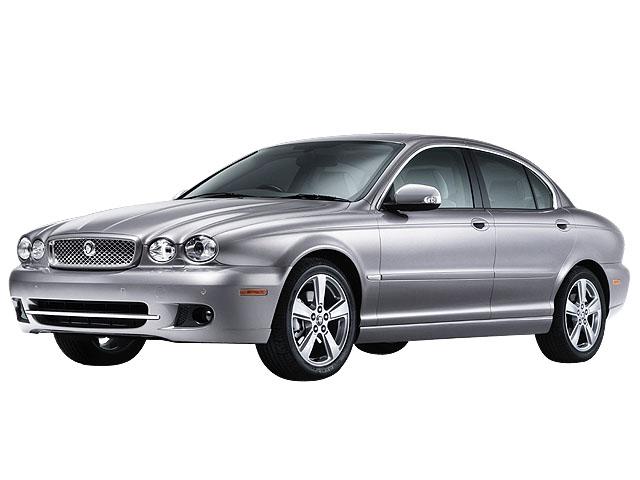 ジャガーXタイプの燃費はどのくらいですか？カタログに掲載された燃費の他に実際に乗っている人がいたら、Xタイプの燃費を教えてください。