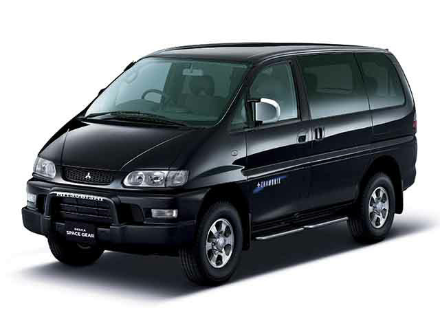 三菱デリカスペースギアの売却を検討しているのですが、個人売買がいいのか買取専門店に連絡した方が良いのか・・・<br>車の売り方がわかりません。<br>車を売るために必要な書類や一番高値で売る方法を教えて欲しいです。<br>まだローンも残っているので手続きなども不安です。ネットでは買い叩かれるとかの噂も聞くので詳しい人に教えて欲しいです。<br>ちなみに、三菱デリカスペースギアを売却した時の買取相場なども教えていただけると助かります。