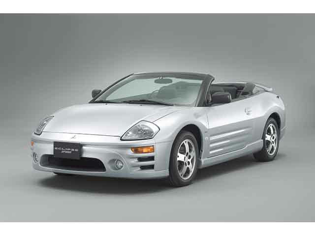 三菱エクリプススパイダーのタイヤ交換を考えています。三菱エクリプススパイダーのタイヤサイズとインチサイズを教えてください。三菱エクリプススパイダーでインチアップするなら何インチがオススメですか。