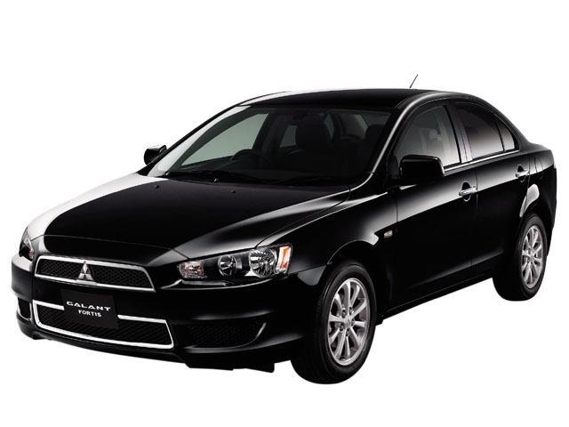 三菱ギャランフォルティスの燃費はどのくらいですか？カタログに掲載された燃費の他に実際に乗っている人がいたら、ギャランフォルティスの燃費を教えてください。