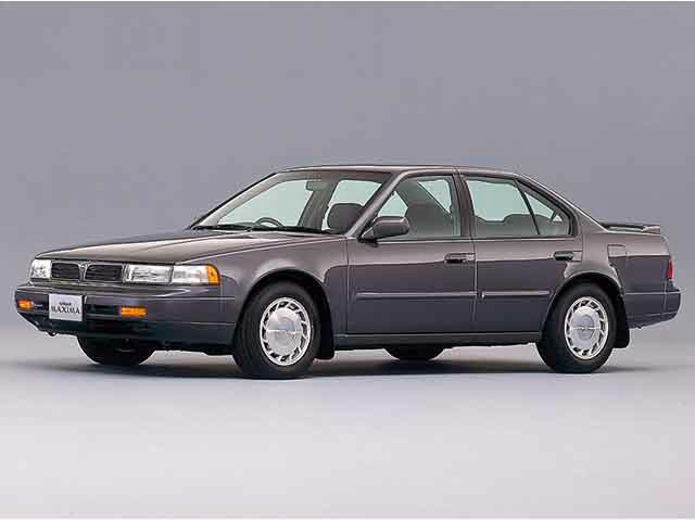 今、中古車を探してるので車に詳しい人教えてください。<br>探している中古車は、日産マキシマです。安心のできる中古車販売店から購入したいので個人売買やオークションなどは検討していません。<br>まずは、中古車の相場価格が知りたいのですが、ネットで調べても中古車の相場がわかりづらいので教えて欲しいです