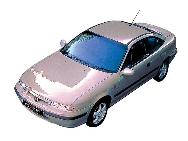 オペルカリブラのタイヤ交換を考えています。オペルカリブラのタイヤサイズとインチサイズを教えてください。オペルカリブラでインチアップするなら何インチがオススメですか。