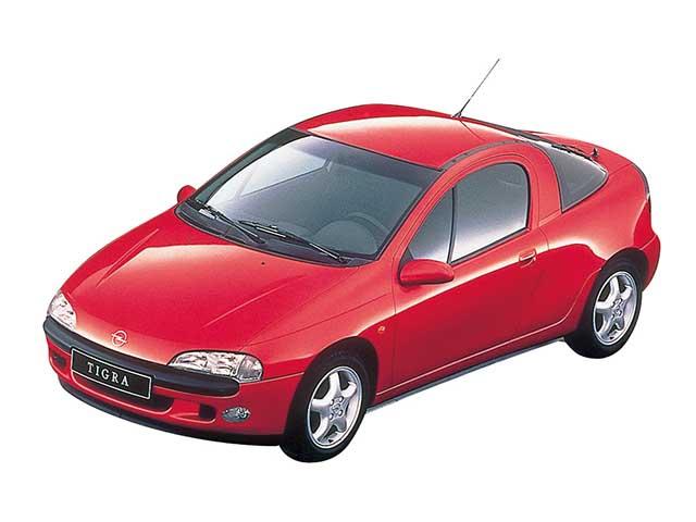 オペルティグラの燃費はどのくらいですか？カタログに掲載された燃費の他に実際に乗っている人がいたら、ティグラの燃費を教えてください。