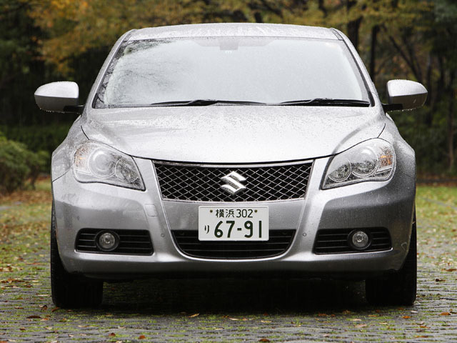 スズキキザシの売却を検討しているのですが、個人売買がいいのか買取専門店に連絡した方が良いのか・・・<br>車の売り方がわかりません。<br>車を売るために必要な書類や一番高値で売る方法を教えて欲しいです。<br>まだローンも残っているので手続きなども不安です。ネットでは買い叩かれるとかの噂も聞くので詳しい人に教えて欲しいです。<br>ちなみに、スズキキザシを売却した時の買取相場なども教えていただけると助かります。