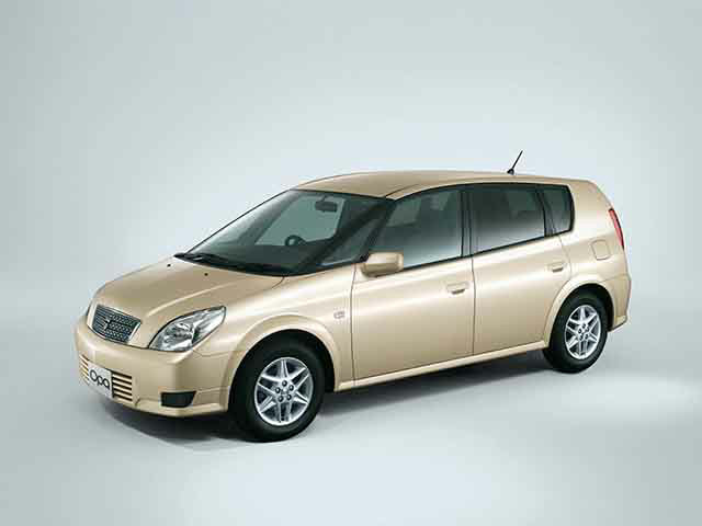 トヨタオーパのタイヤ交換を考えています。トヨタオーパのタイヤサイズとインチサイズを教えてください。トヨタオーパでインチアップするなら何インチがオススメですか。