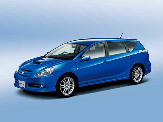 トヨタカルディナのタイヤ交換を考えています。トヨタカルディナのタイヤサイズとインチサイズを教えてください。トヨタカルディナでインチアップするなら何インチがオススメですか。