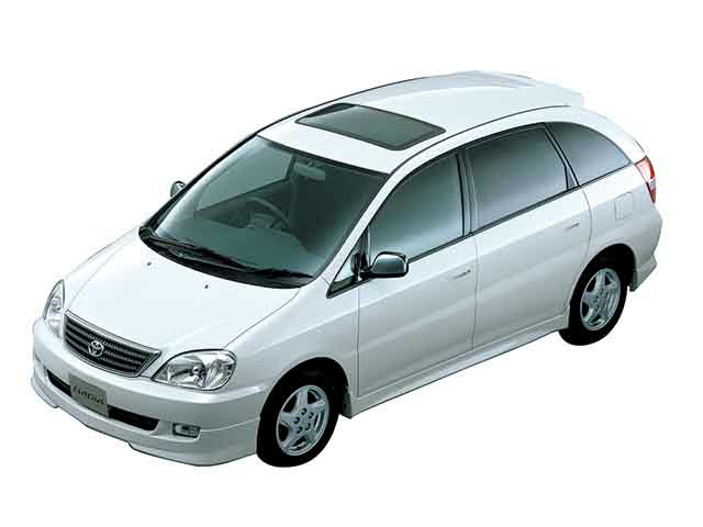 トヨタナディアの燃費はどのくらいですか？カタログに掲載された燃費の他に実際に乗っている人がいたら、ナディアの燃費を教えてください。