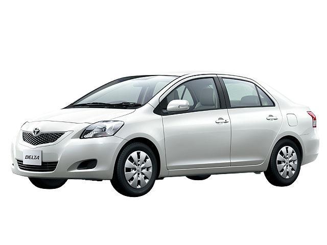 トヨタベルタの燃費はどのくらいですか？カタログに掲載された燃費の他に実際に乗っている人がいたら、ベルタの燃費を教えてください。