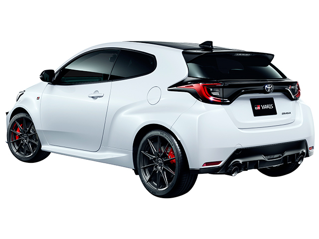トヨタGRヤリス1.6 RZ ファースト エディション 4WD特別仕様車を後方写真