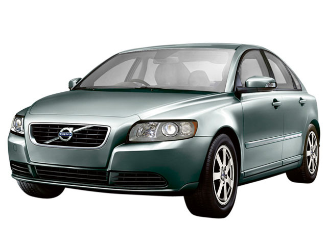 今、中古車を探してるので車に詳しい人教えてください。<br>探している中古車は、ボルボS40です。安心のできる中古車販売店から購入したいので個人売買やオークションなどは検討していません。<br>まずは、中古車の相場価格が知りたいのですが、ネットで調べても中古車の相場がわかりづらいので教えて欲しいです