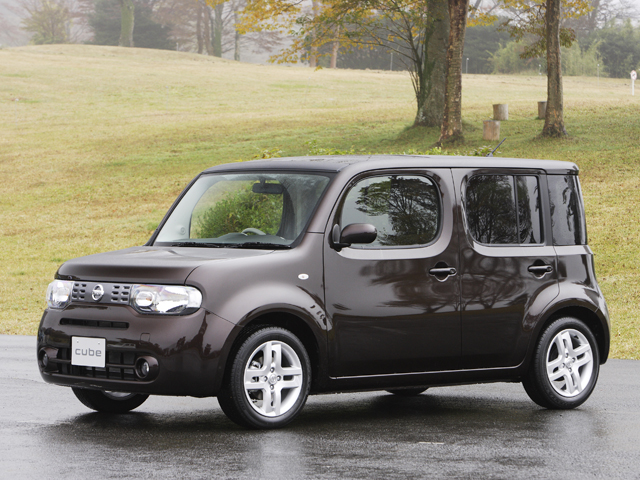 ▲街中を走る車をよく見ると、意外と多く見かける日産 キューブ。仲間と旅行やイベントに出かけたい！ と思っている方にぴったりなんです