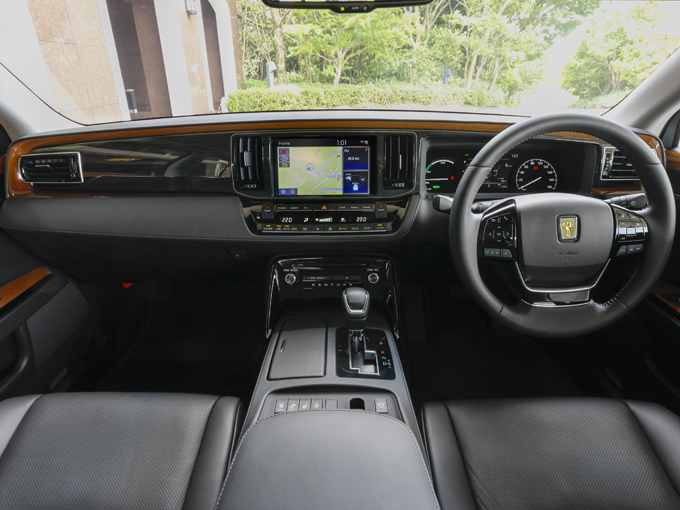 深みある乗り心地に感服である 日本最高峰の高級車 トヨタ センチュリー に乗る 試乗レポート 日刊カーセンサー 深みある乗り心地に感服である 日本最高峰の高級車 トヨタ センチュリー に乗る 試乗レポート 日刊カーセンサー