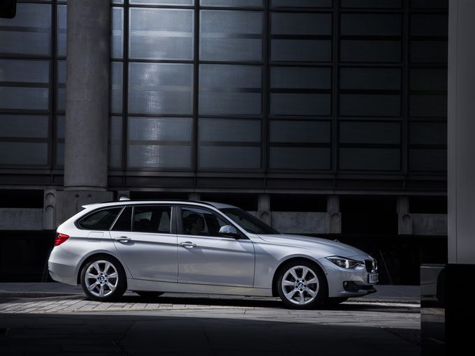 ▲こちらが現行BMW 3シリーズツーリング。「ツーリング」というのは、他のメーカーで言う「ステーションワゴン」のこと。写真は2014年8月28日以降モデルの本国仕様