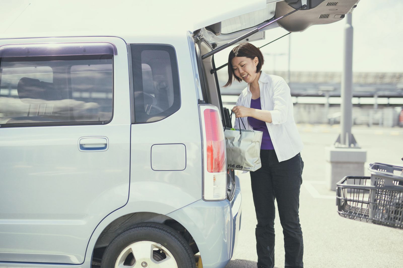 ▲車通勤をしていると帰りに買い物に寄ることが多くなり、結果的に料理の腕前が上達している