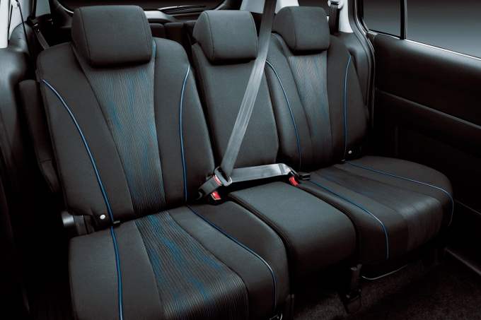 ▲後席中央席をエマージェンシー用途として、左右席の快適性を高めたコンセプト