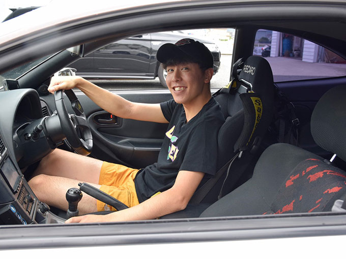 若者よ 男は黙ってmt免許 けど車選びではビビッてat車を選んでないか 最初の1台だからこそmt車を 大学生mt車乗りに聞いたmt車 の魅力と選び方 旬ネタ 日刊カーセンサー 若者よ 男は黙ってmt免許 けど車選びではビビッてat車を選んでないか 最初の1台だからこそmt車を 大学生mt車乗りに聞いたmt車 の魅力と選び方 旬ネタ 日刊カーセンサー