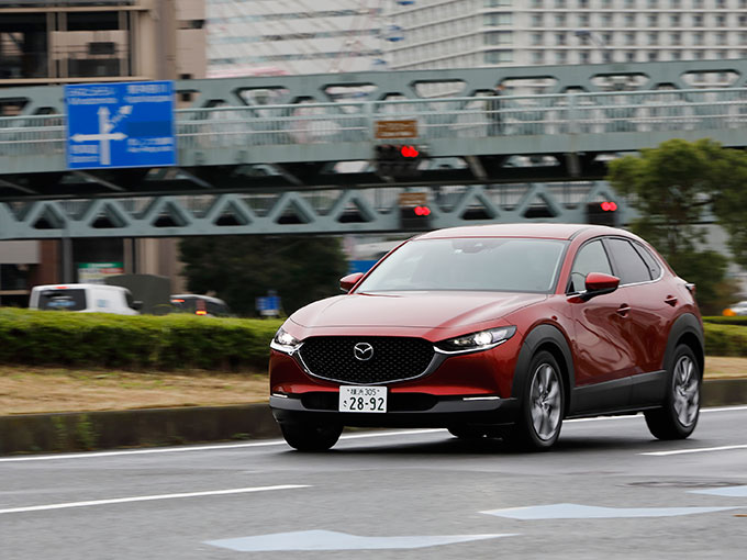 試乗 新型 マツダ Cx 30 デザインの考え方には疑問が残るが スポーティながらも奥ゆかしさを感じるモデルだ 試乗レポート 日刊カーセンサー 試乗 新型 マツダ Cx 30 デザインの考え方には疑問が残るが スポーティながらも奥ゆかしさを感じるモデルだ 試乗レポート 日刊カーセンサー