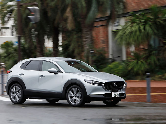 試乗 新型 マツダ Cx 30 デザインの考え方には疑問が残るが スポーティながらも奥ゆかしさを感じるモデルだ 試乗レポート 日刊カーセンサー 試乗 新型 マツダ Cx 30 デザインの考え方には疑問が残るが スポーティながらも奥ゆかしさを感じるモデルだ 試乗レポート 日刊カーセンサー