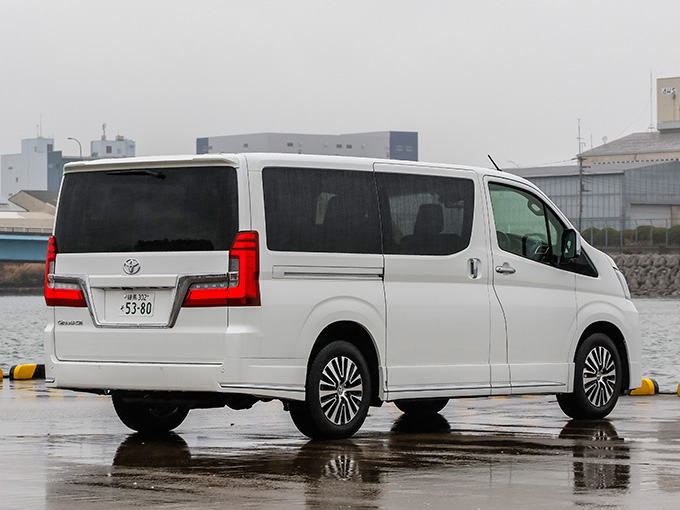 【試乗】新型トヨタ グランエース│後席が快適なことはもちろんドライバーにも気を利かせたモデル