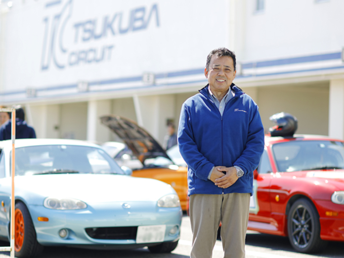 サーキットは車好きが集まる大人の社交場 しかも敷居は想像よりも低かった 旬ネタ 日刊カーセンサー サーキットは車好きが集まる大人の社交場 しかも敷居は想像よりも低かった 旬ネタ 日刊カーセンサー