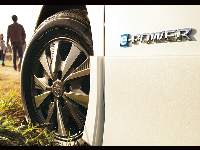 燃費と使い勝手を両立したセレナe Powerは 最新5ナンバーサイズミニバン鉄板の選択だ 特選車 日刊カーセンサー