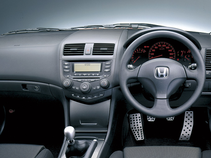 7代目ホンダ アコード ユーロrなら Vtec エンジンをお手頃価格で楽しめる 特選車 日刊カーセンサー 7代目ホンダ アコード ユーロrなら Vtec エンジンをお手頃価格で楽しめる 特選車 日刊カーセンサー