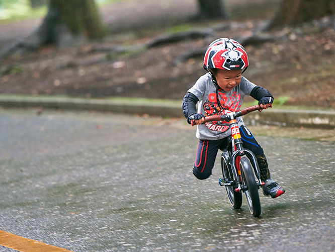 親子で熱中するストライダーとは?クルマが支えるスポーツと子育て:旬
