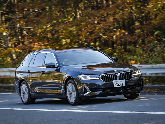 【試乗】新型 BMW 5シリーズツーリング｜安定感のある「ラグジュアリー」とスポーツカー顔負けの「Mスポーツ」を乗り比べ：試乗レポート｜日刊