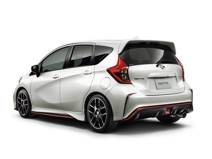 専用パーツをふんだんに使用したホットハッチ! 日産 ノート NISMO Sが