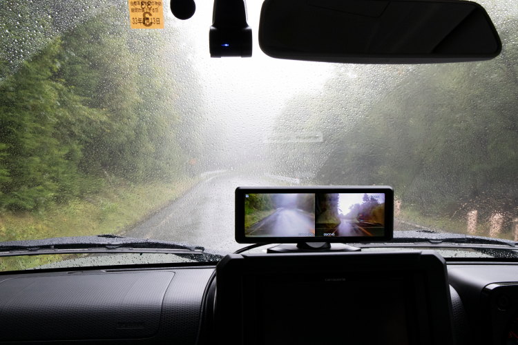 濃霧や大雨時にも視界を確保 安全運転にナイトビジョンが役に立つ クルマと防災 クルマと防災 カーセンサー