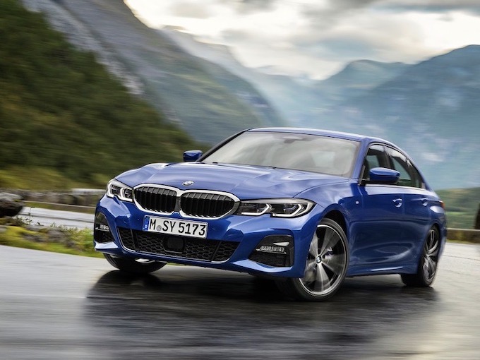 現行型BMW 3シリーズがこの1年で40万円ぐらい値落ちしているが、それっ