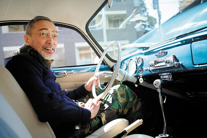 テリー伊藤が「フォルクスワーゲン カルマンギア」の正しい楽しみ方を伝授!