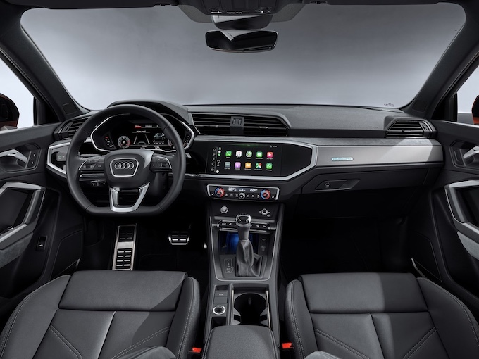 Q3スポーツバック