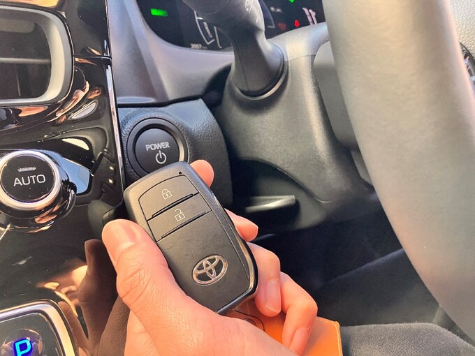 スマートキーでエンジンをかける