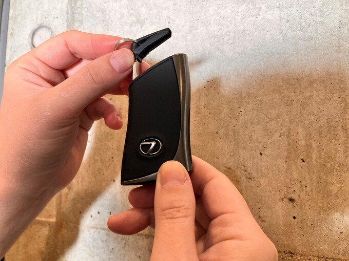 スマートキーに内蔵されているメカニカルキー