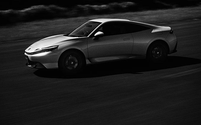 新型プレリュードの走行シーン