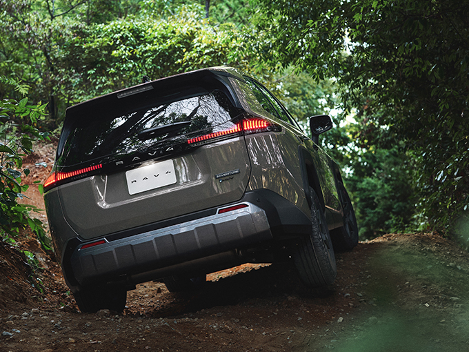 新型RAV4のアドベンチャー