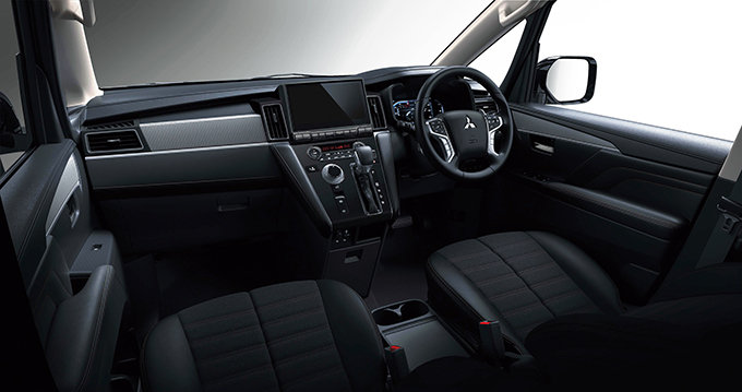 新型デリカD:5のインパネ