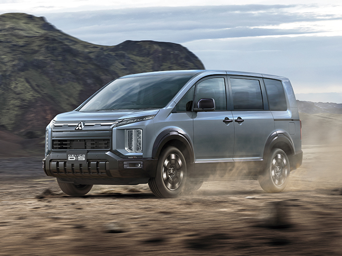 三菱の新型デリカD:5（初代）