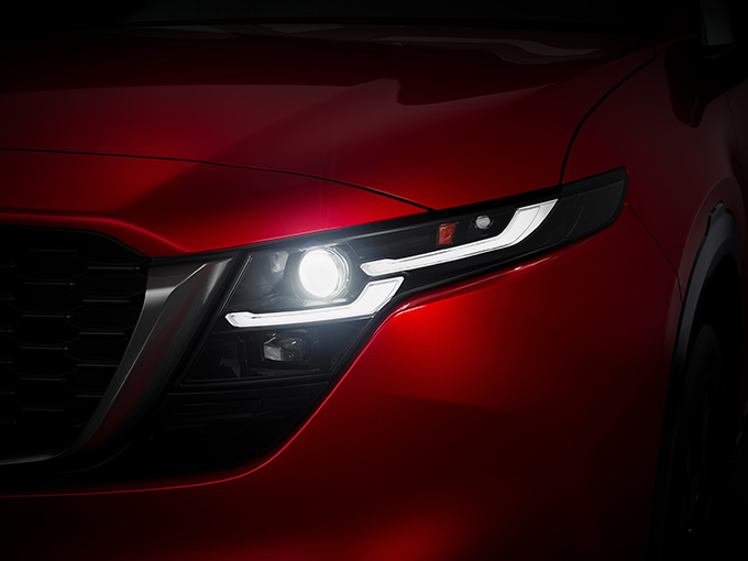 新型CX-5のデイタイムランニングライト
